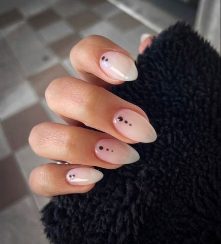 Top Minimalist Nude & Black Line Art Nails Ideas
